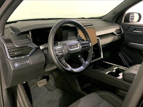 Used 2025 GMC Acadia Elevation AWD/4WD image 14