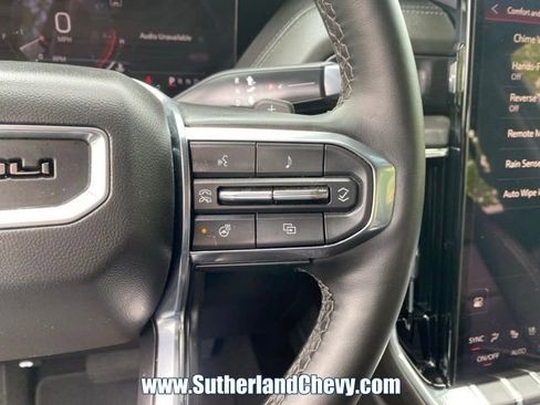 Used 2025 GMC Yukon XL Denali AWD/4WD image 23