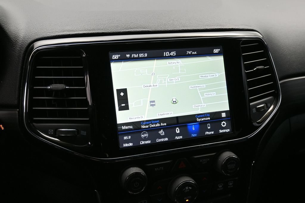 Used 2021 Jeep Grand Cherokee Laredo X AWD/4WD image 17