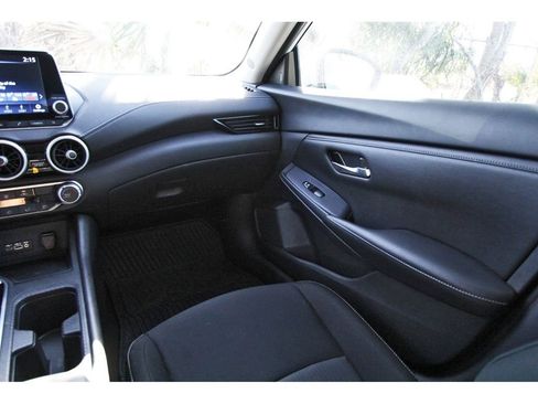 Used 2025 Nissan Sentra SV FWD image 10