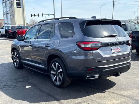 Used 2023 Honda Pilot Elite image 9