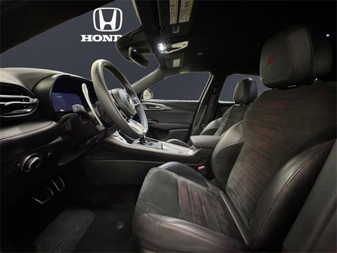 Used 2024 Dodge Hornet R/T image 9