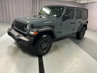 Used 2024 Jeep Wrangler Unlimited Sport AWD/4WD video 3