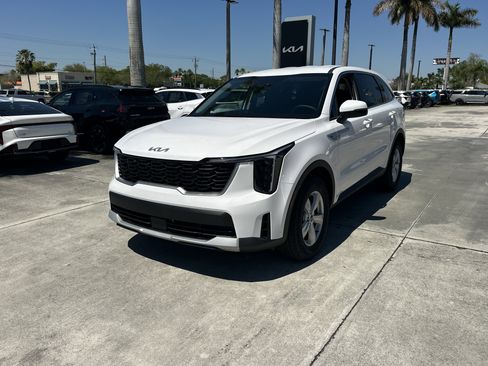 New 2026 Kia Sorento LX FWD image 2
