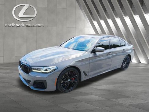Used 2021 BMW 540i w/ M Sport Package RWD image 3