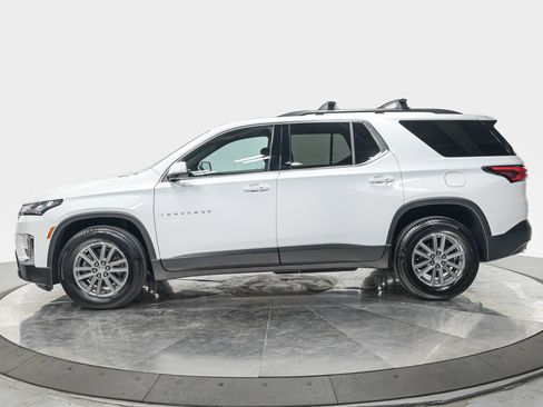 Used 2023 Chevrolet Traverse LT AWD/4WD image 2