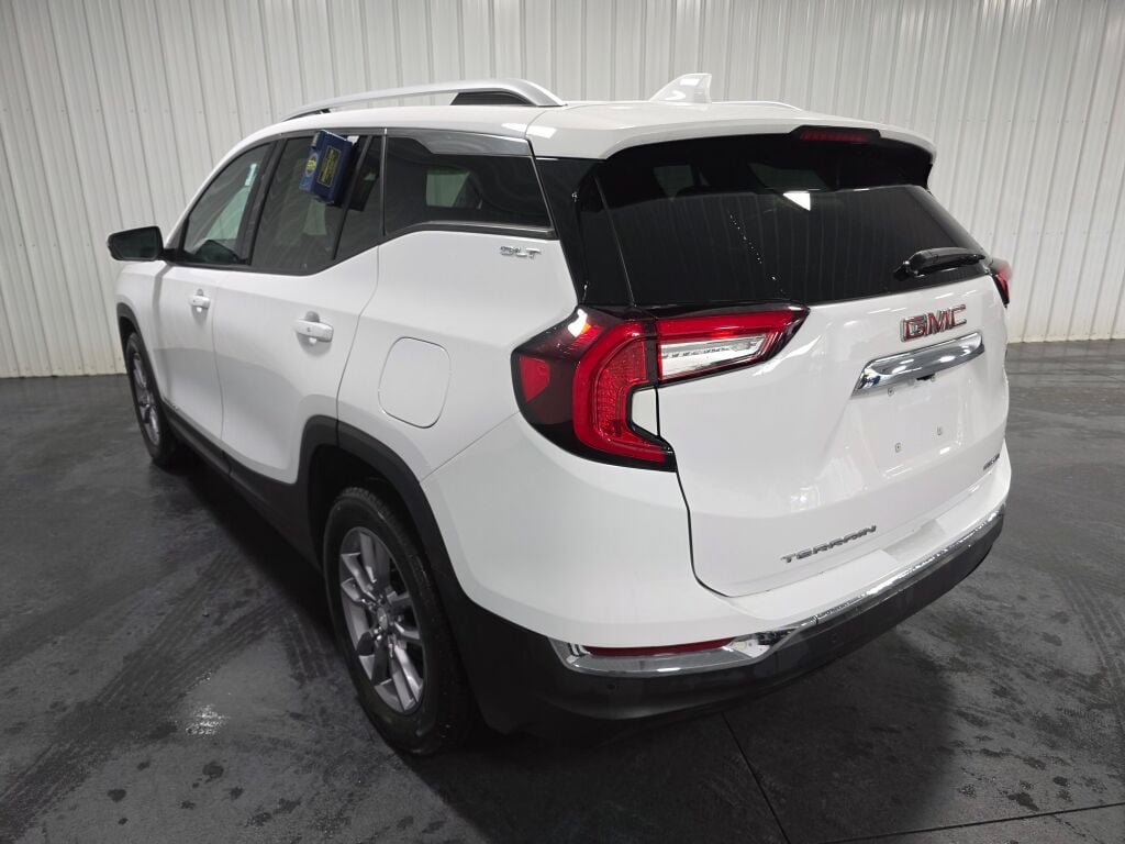 Used 2023 GMC Terrain SLT w/ Infotainment Package II AWD/4WD image 3