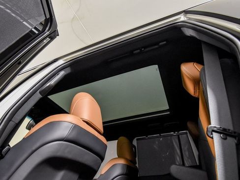 Used 2025 Lexus GX 550 image 37