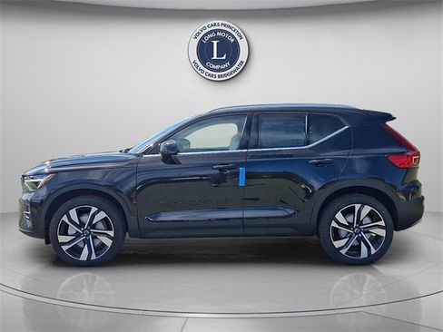 New 2025 Volvo XC40 B5 Ultra w/ Protection Package Premier image 4