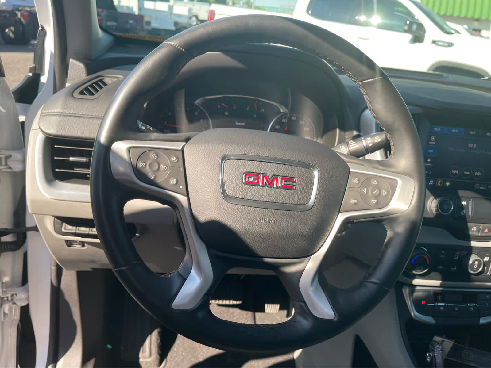 Used 2024 GMC Terrain SLT w/ Tech Package FWD image 15