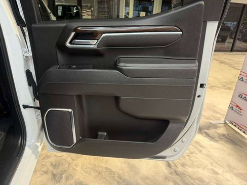 Used 2025 GMC Sierra 1500 SLT image 46