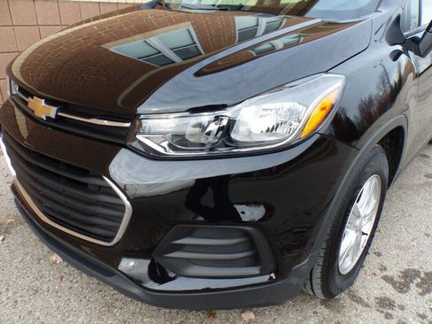 Used 2019 Chevrolet Trax LS image 27