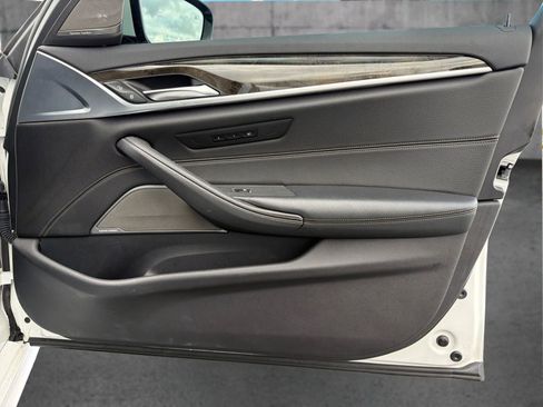 Used 2019 BMW 540i w/ M Sport Package image 21