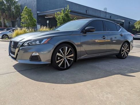 Used 2022 Nissan Altima 2.5 SR FWD image 10