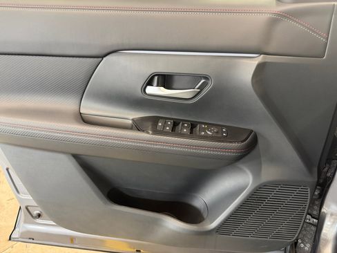 Used 2025 Nissan Kicks SR image 28