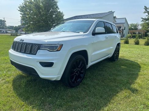 Used 2020 Jeep Grand Cherokee Altitude RWD image 7