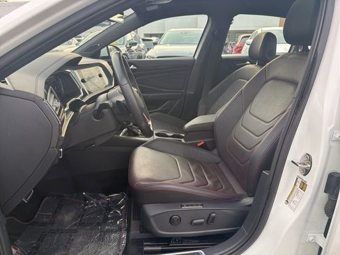 Used 2023 Volkswagen Jetta GLI Autobahn image 13