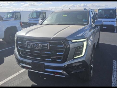 Used 2025 GMC Yukon AT4 AWD/4WD image 6