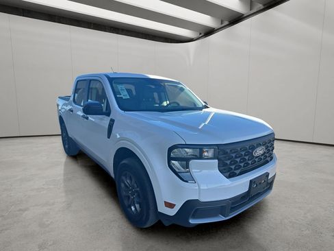 New 2025 Ford Maverick XLT w/ Equipment Group 301A AWD/4WD image 7