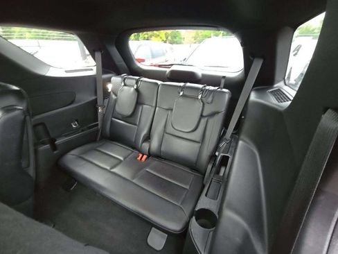 Used 2020 Ford Explorer XLT w/ Equipment Group 202A AWD/4WD image 8