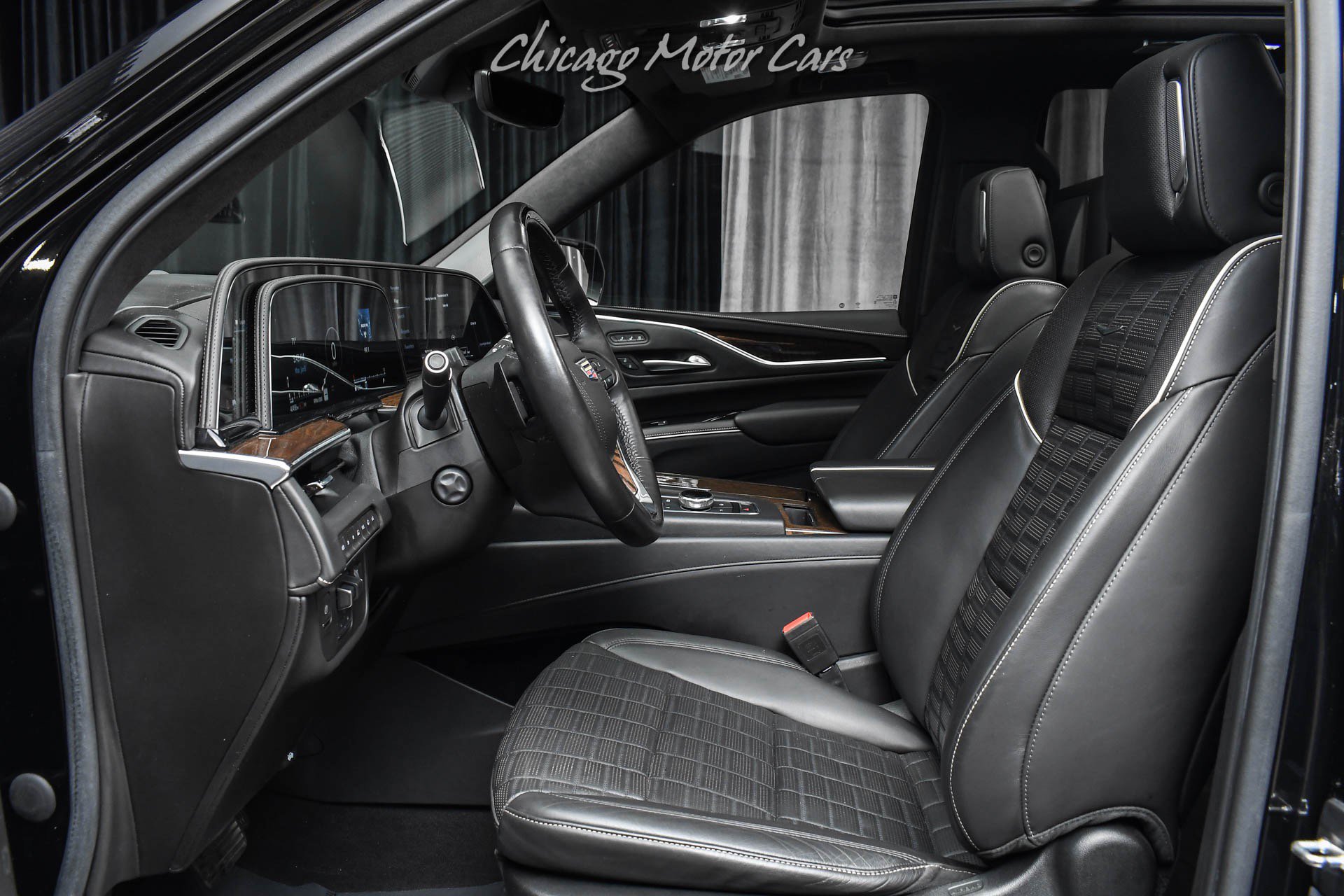 Used 2021 Cadillac Escalade Sport Platinum w/ LPO, ONYX Package AWD/4WD image 24