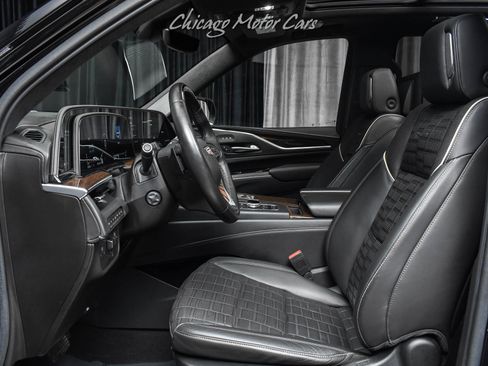 Used 2021 Cadillac Escalade Sport Platinum w/ LPO, ONYX Package AWD/4WD image 24