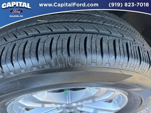 Used 2023 Ford Explorer XLT image 14