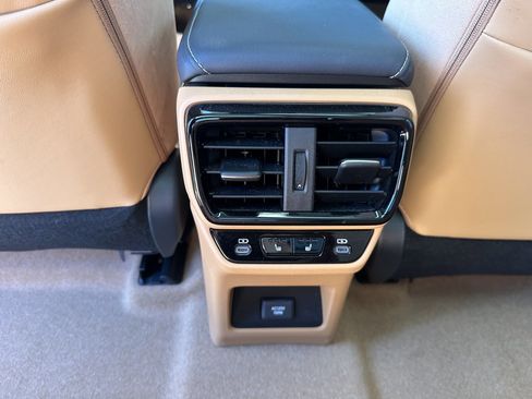 Used 2023 Lexus RZ 450e Premium image 34