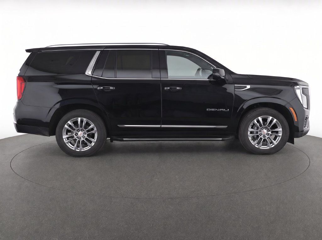 Used 2025 GMC Yukon Denali AWD/4WD image 9