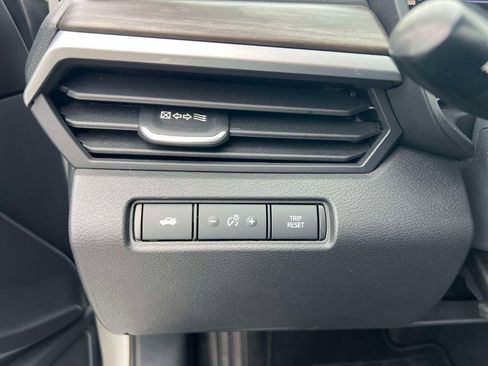 Used 2025 Nissan Altima 2.5 SV FWD image 22