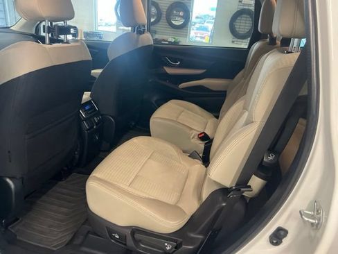 Used 2022 Subaru Ascent Premium w/ Convenience Package AWD/4WD image 31