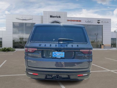 Used 2025 Jeep Wagoneer Series II w/ Convenience Group I AWD/4WD image 7