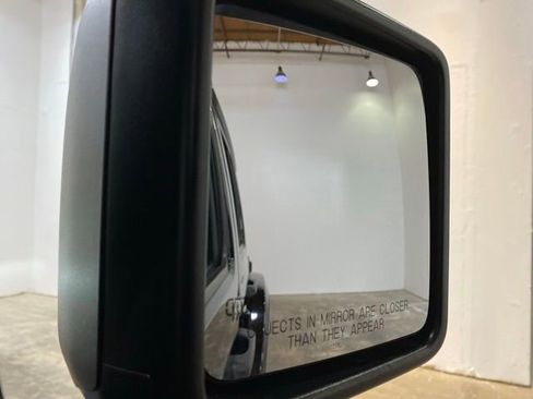 Used 2022 Jeep Wrangler Unlimited Sahara AWD/4WD image 91