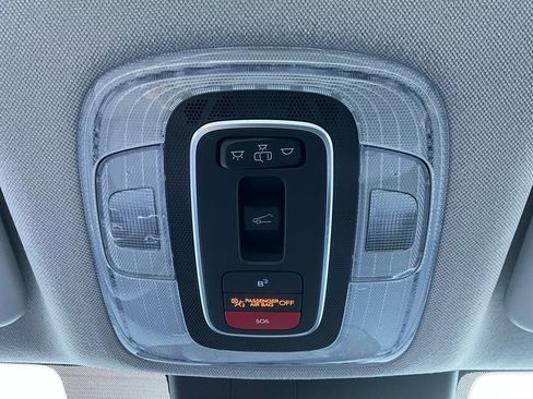 Used 2025 Hyundai Elantra Limited image 17