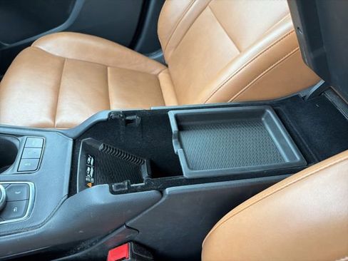 Used 2021 Cadillac XT4 Premium Luxury FWD image 16