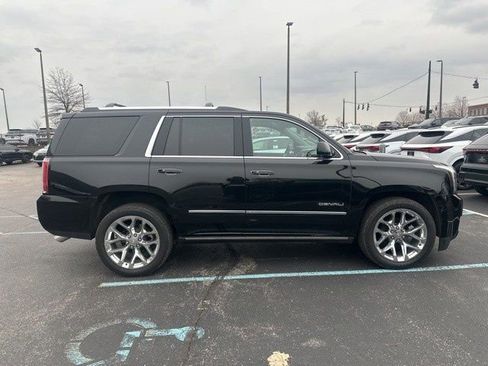 Used 2020 GMC Yukon Denali w/ Denali Premium Package image 2