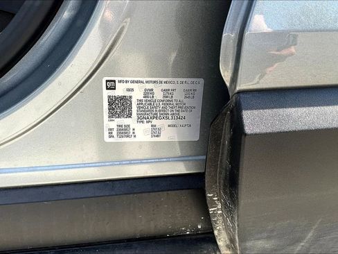 Used 2025 Chevrolet Equinox LT AWD/4WD image 18