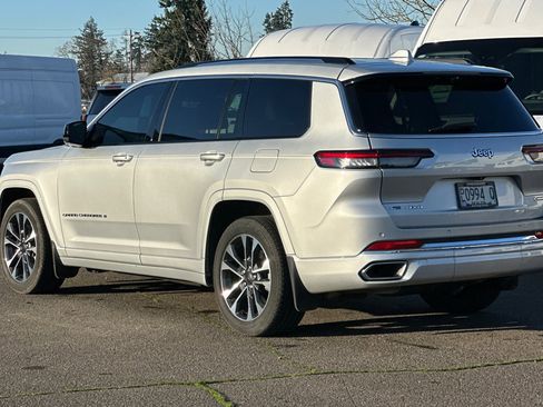 Used 2022 Jeep Grand Cherokee L Overland w/ Advanced Protech Group III image 6