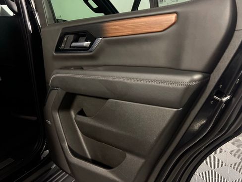 Used 2025 GMC Yukon Denali image 29