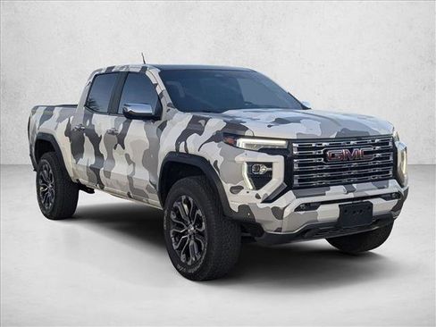 Used 2023 GMC Canyon Denali image 3