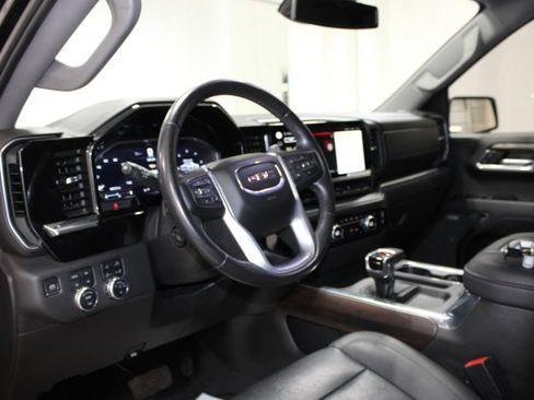 Used 2022 GMC Sierra 1500 SLT w/ SLT Convenience Package AWD/4WD image 30