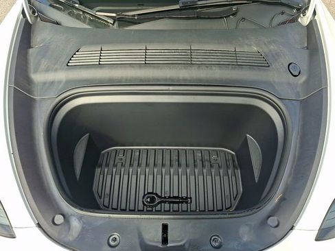 Used 2024 Tesla Model Y Long Range image 30