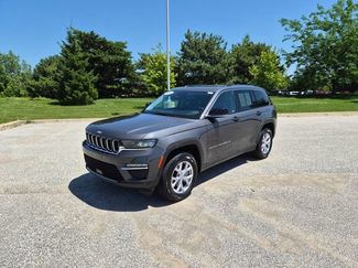 Used 2022 Jeep Grand Cherokee Limited w/ Trailer Tow Prep Group (B) AWD/4WD video 1