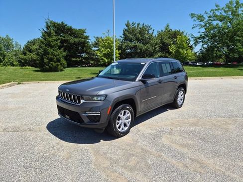Used 2022 Jeep Grand Cherokee Limited w/ Trailer Tow Prep Group (B) AWD/4WD image 1