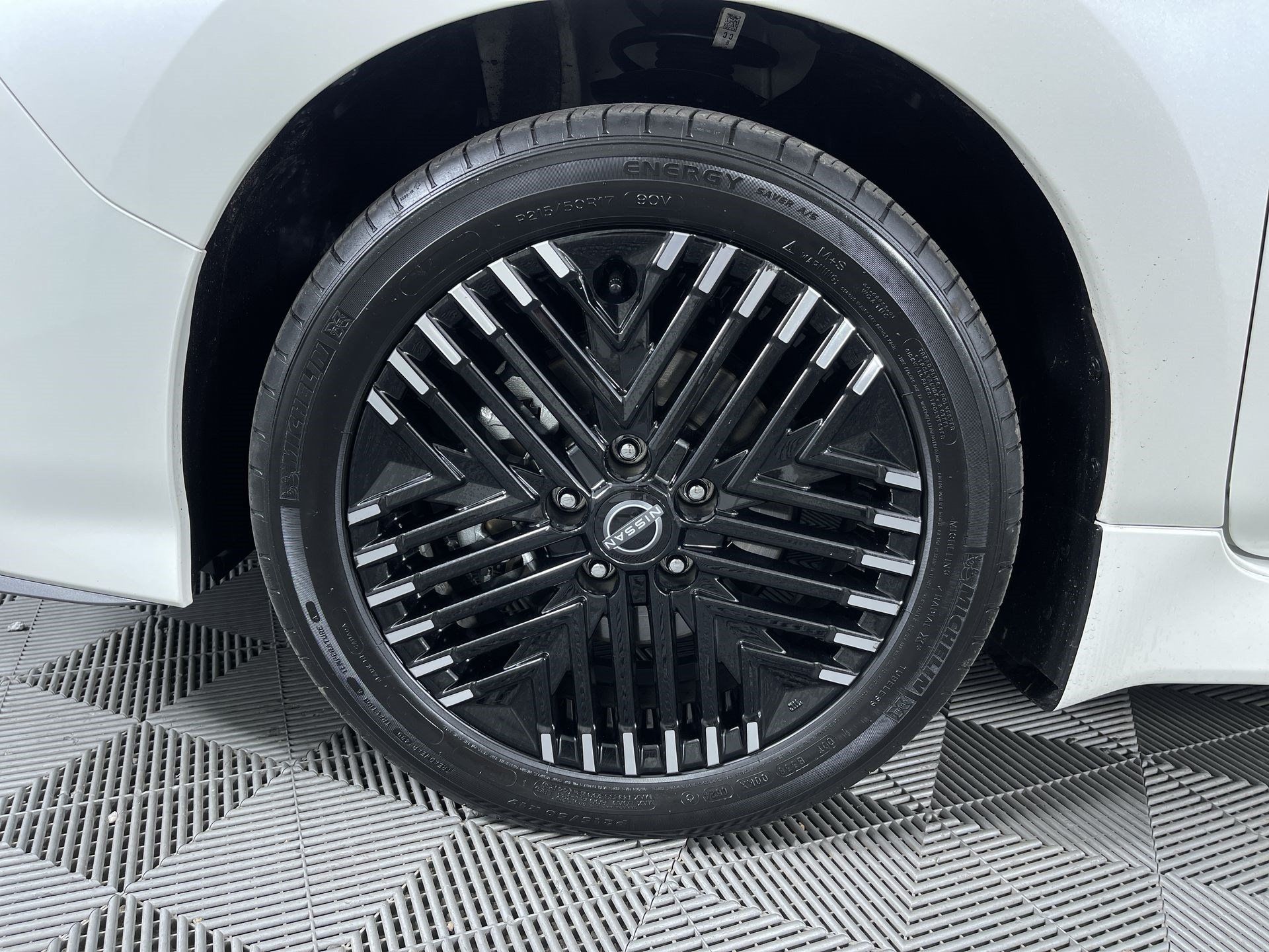 Certified 2025 Nissan Leaf SV Plus FWD image 26