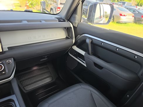 Used 2022 Land Rover Defender 110 S AWD/4WD image 10