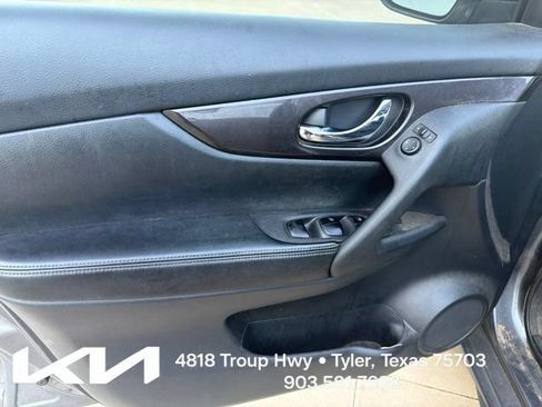 Used 2019 Nissan Rogue S w/ Special Edition Package FWD image 14