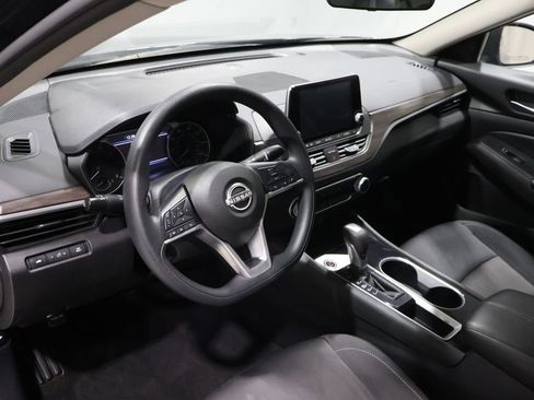 Used 2024 Nissan Altima 2.5 SV image 15