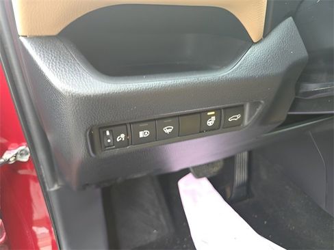 Used 2021 Toyota RAV4 XLE Premium image 25