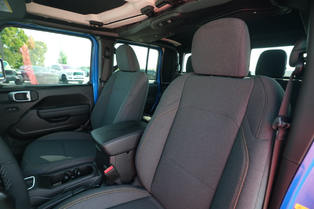 New 2026 Jeep Gladiator Sport AWD/4WD image 37